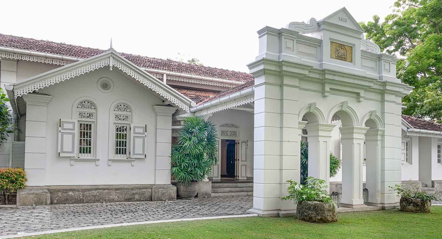 Vintage architecture tour hotel in Colombo, Sri Lanka.